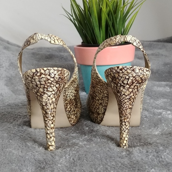 Carlos Santana Elise Snake Print Heeled Slingback - Picture 9 of 12